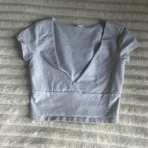 Garage Womens XS Grey V-Neck Short Sleeve Cropped Top